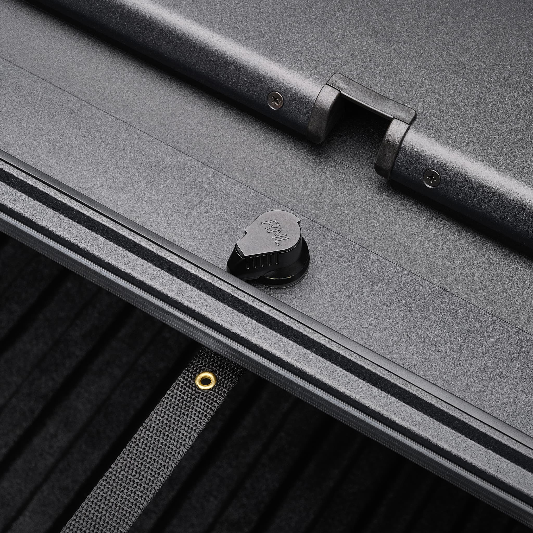 Roll-N-lock A-series xt tonneau cover truck bed locking security